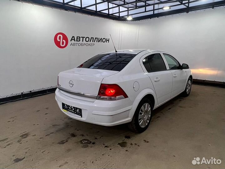 Opel Astra 1.6 МТ, 2010, 290 000 км