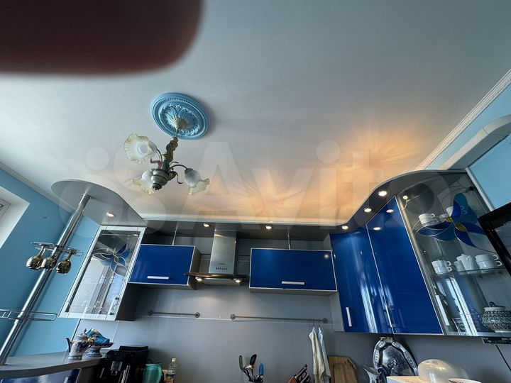 3-к. квартира, 100 м², 5/17 эт.