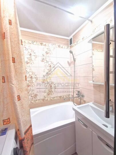 2-к. квартира, 54 м², 3/10 эт.