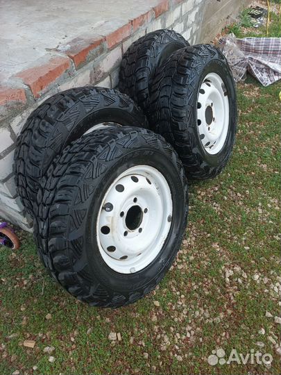 Kumho Road Venture MT51 215/75 R15 103Q