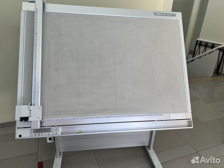 Планшетный режущий плоттер Graphtec FC 2250-120