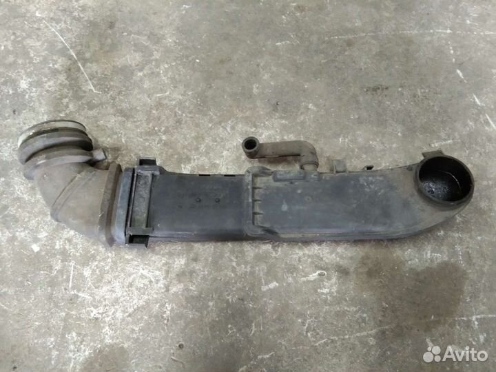 Патрубок воздушного фильтра Санг Енг Кайрон G23D