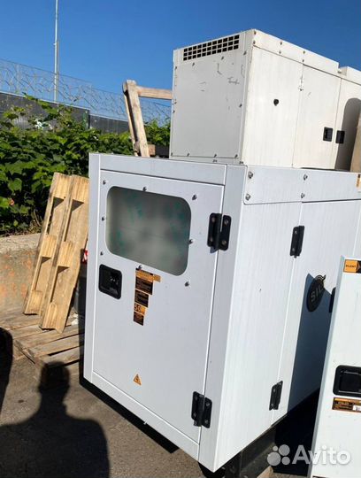 Дизельный генератор 22 кВт Amp