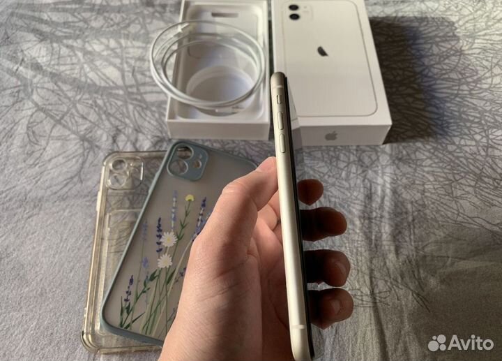 iPhone 11, 64 ГБ