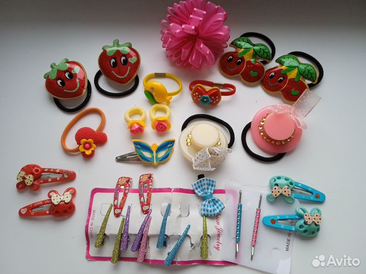 Банты и заколки для волос