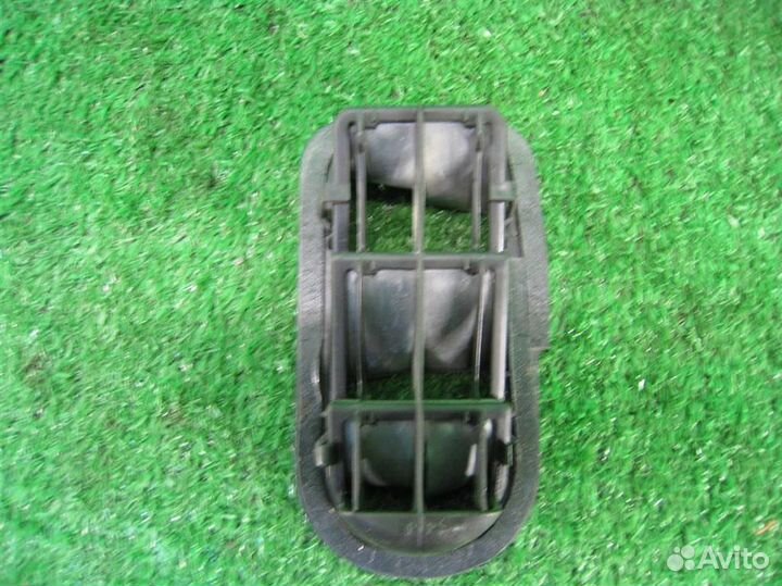 Клапан вентиляции кузова Toyota Yaris P13 2015