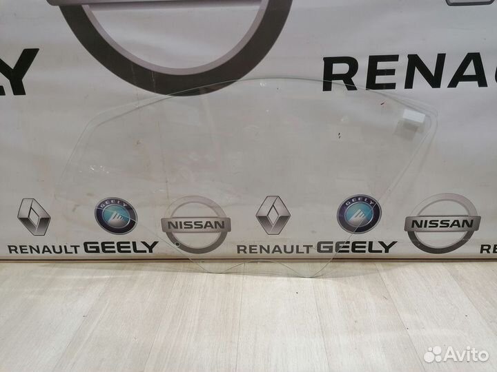 Стекло боковое двери LADA largus ларгус Лев