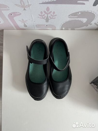 Туфли школьные для девочки skechers 33