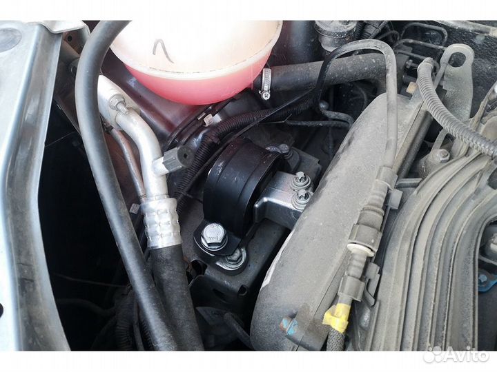 Усиленная правая опора (подушка) двигателя Веста