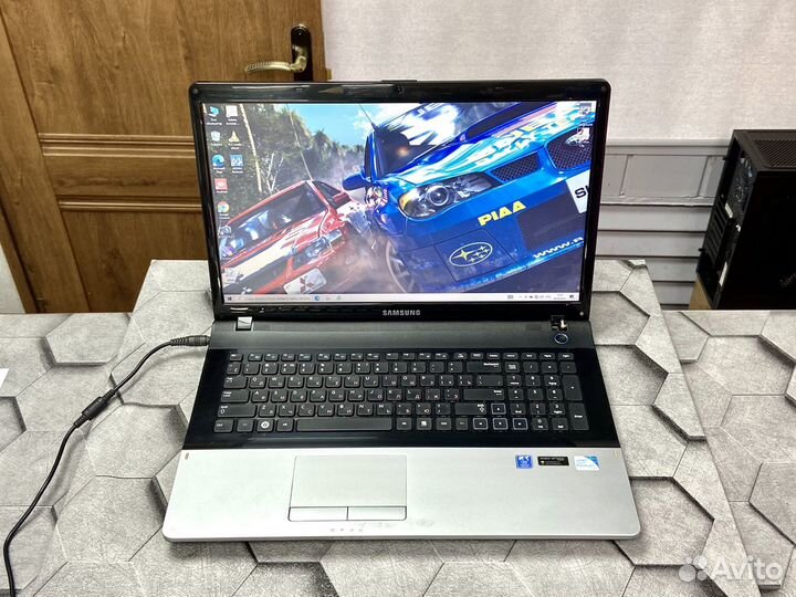 Ноутбук Samsung 17