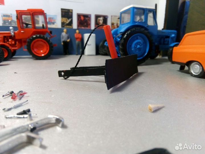 Нож-отвал на трактор 1:43