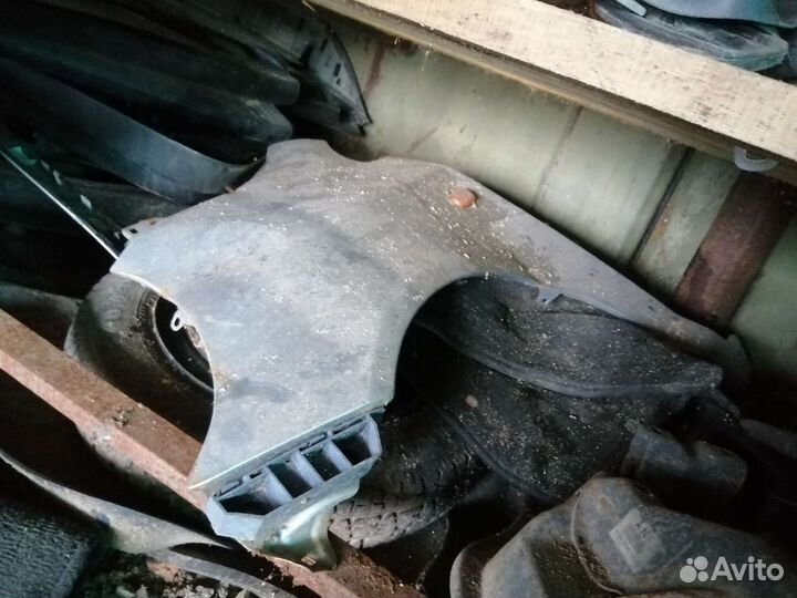 Крыло Honda Fit