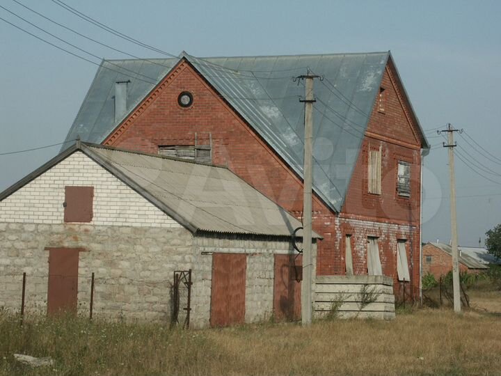 Коттедж 306 м² на участке 10 сот.