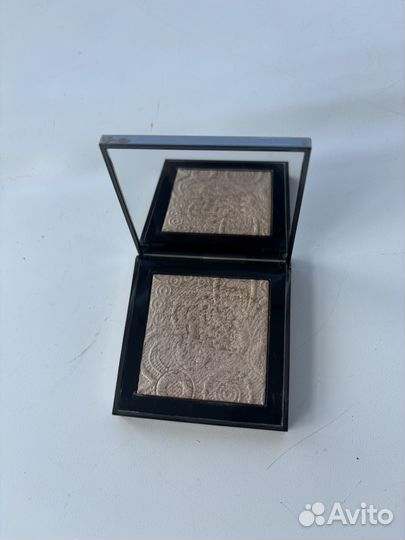Burberry хайлайтер