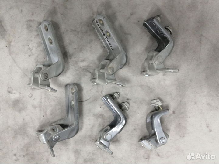 Петля двери для Suzuki Grand Vitara 2005-2015