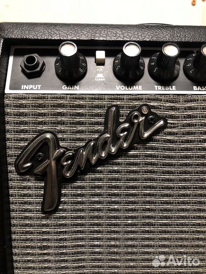 Комбоусилитель fender 10g 28ватт