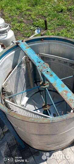 Медогонка электрическая 4 рамочная