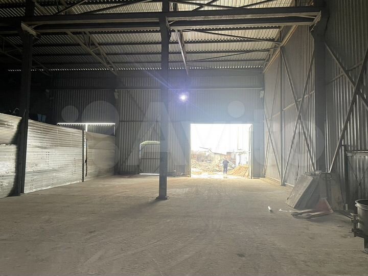 Здание, 300 м²