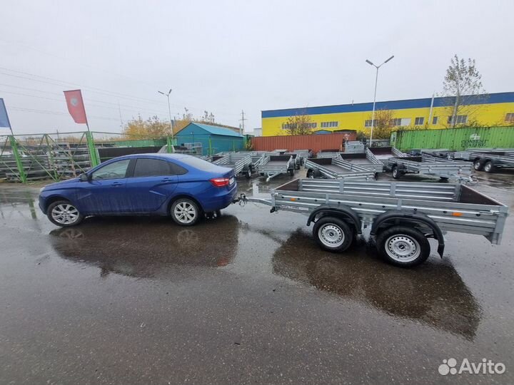 Небольшой бортовой прицеп для личных грузов