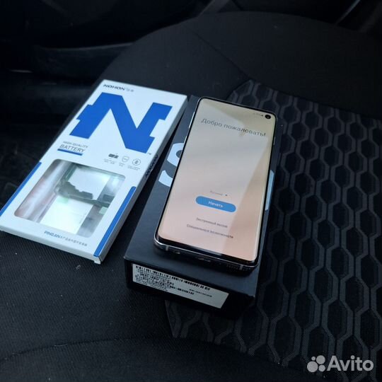 Samsung Galaxy S10, 8/128 ГБ