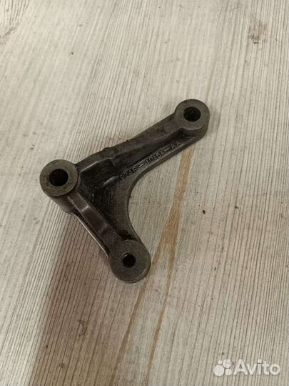 Кронштейн генератора Ford Transit 94-00