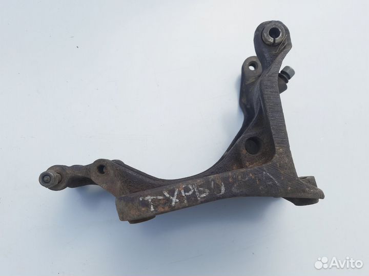 Кронштейн генератора Volkswagen Passat B3