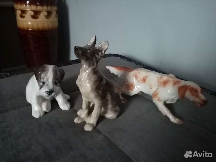 Фарфоровые статуэтки собак