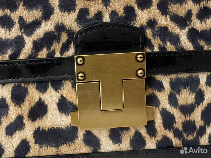 Сумка фирмы 