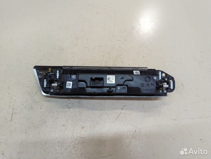 Переключатель отопителя Peugeot 3008, 2017