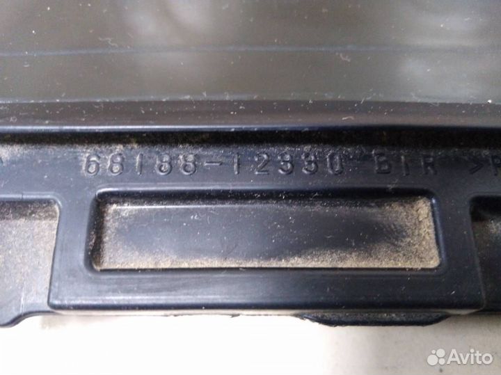 Стекло двери задней правой форточка Toyota Corolla