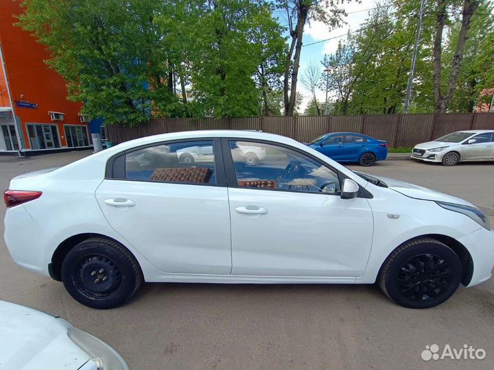 Аренда авто под доставку Kia Rio