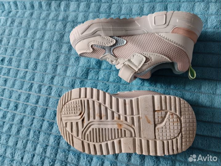 Кроссовки для девочки