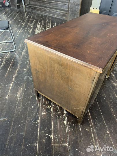 Пистменный стол финский