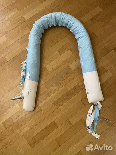 Бортик валик в детскую кроватку