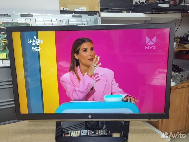 Телевизор LG 32LM580T