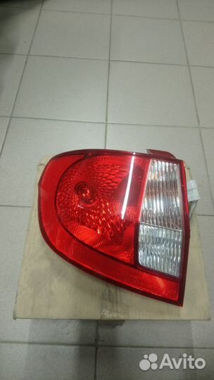 Фонарь задний левый Hyundai Getz 924011С510