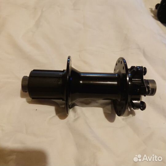 Втулка задняя 12 х 148