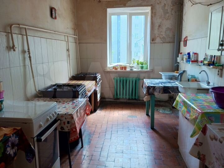 Комната 8 м² в 8-к., 3/3 эт.