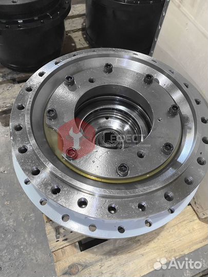 Бортовой редуктор Doosan S470LC-V 14531093