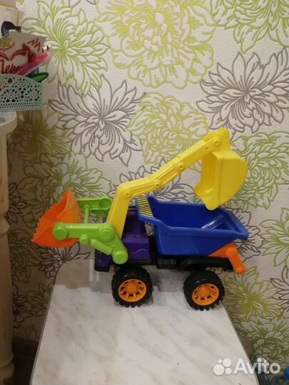 Экскаватор игрушка