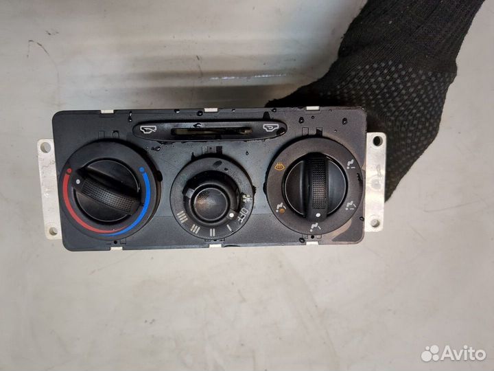 Переключатель отопителя киа Rio, 2002