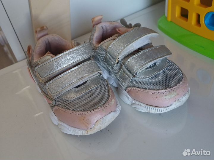 Сандалии и кросовки для девочки р.21-22