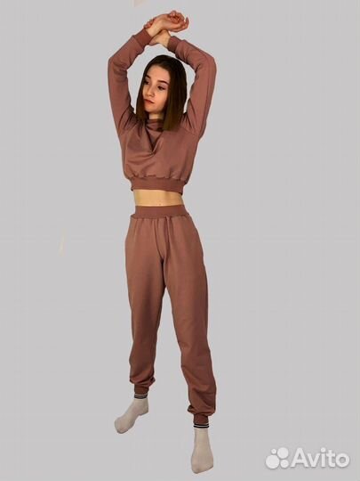 Спортивный костюм женский