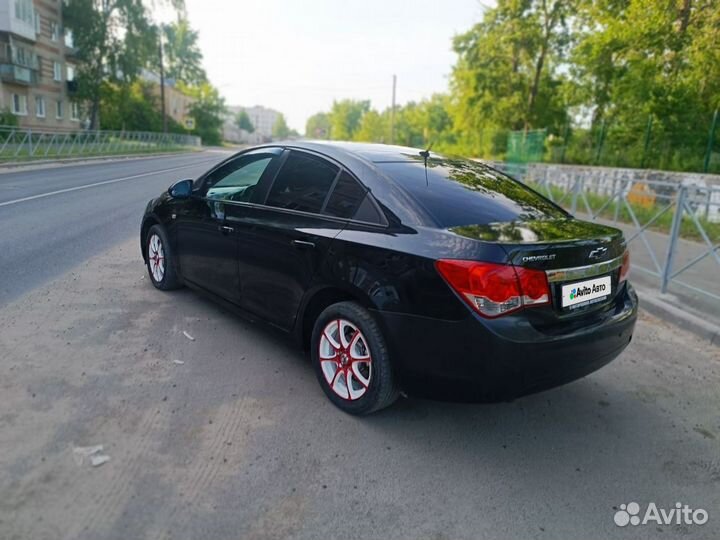 Chevrolet Cruze 1.6 AT, 2011, 290 000 км