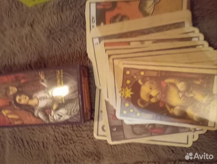 3 колоды и три книги по таро