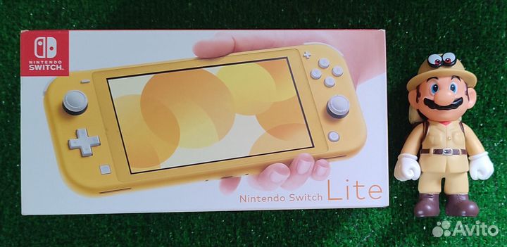 Новый Nintendo Switch Lite в Марио
