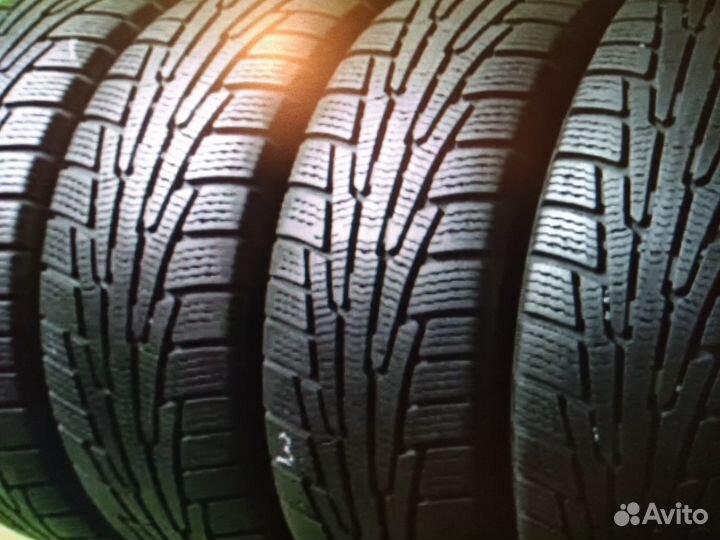 Nokian Tyres Hakkapeliitta R2 SUV 235/60 R17 106R