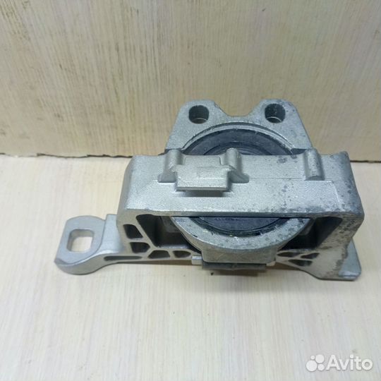 Подушка двигателя правая Ford Focus 2