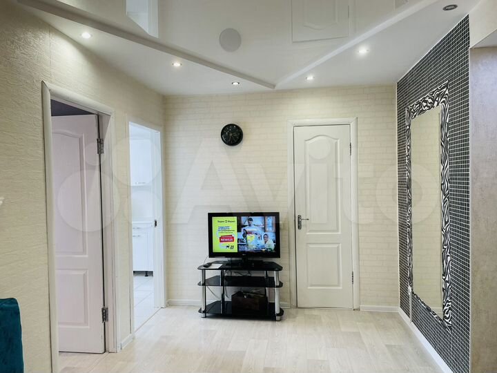 2-к. квартира, 60 м², 1/9 эт.