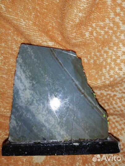 Сувенир из змеевика 